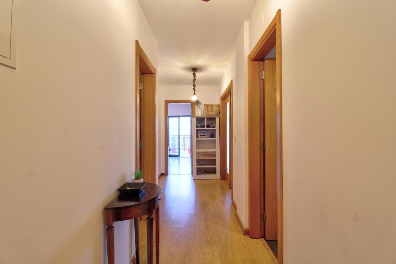 Spacious Terrace, Swimming Pool, Private Parking Ольян Экстерьер фото