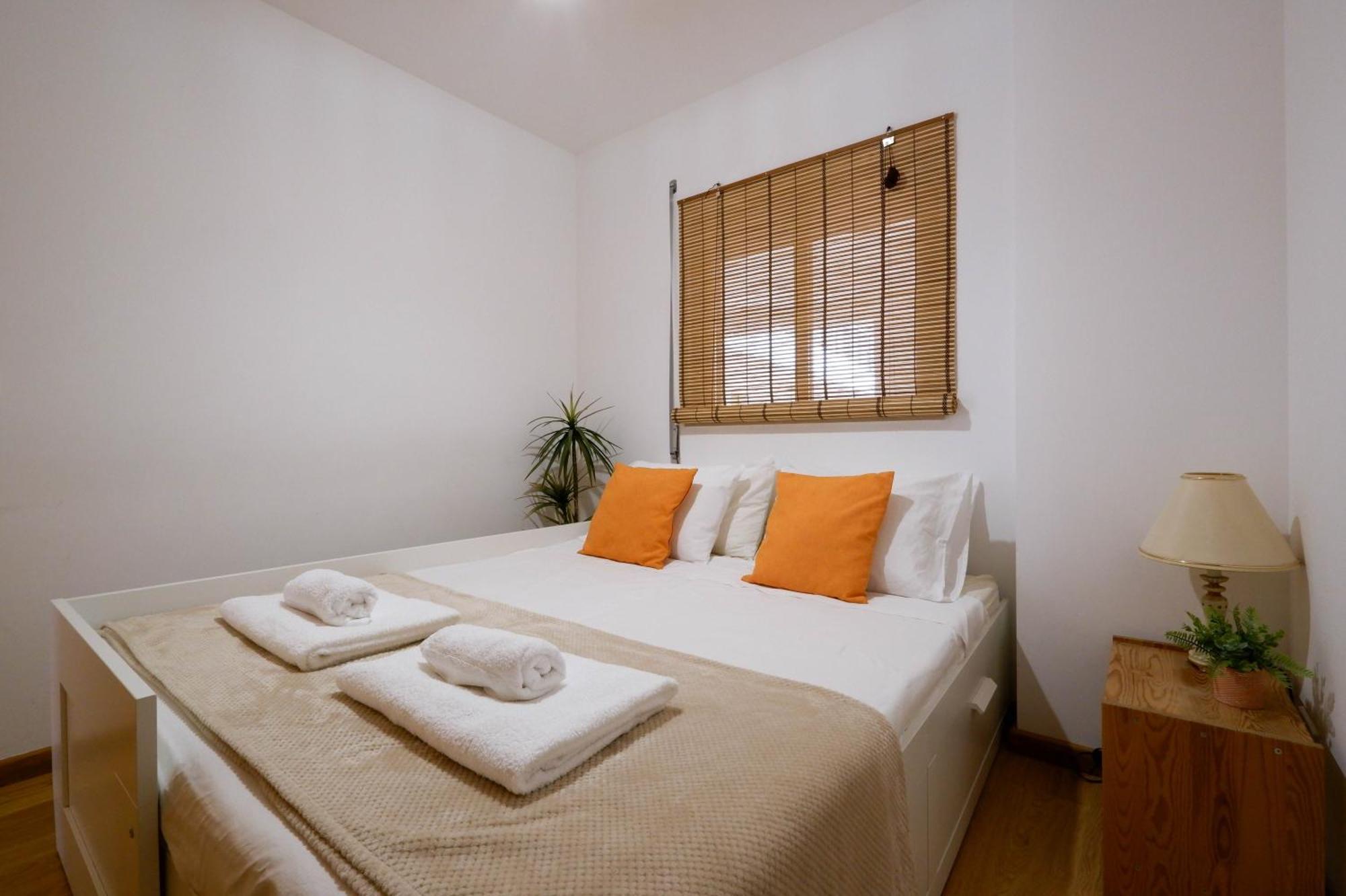 Spacious Terrace, Swimming Pool, Private Parking Ольян Экстерьер фото