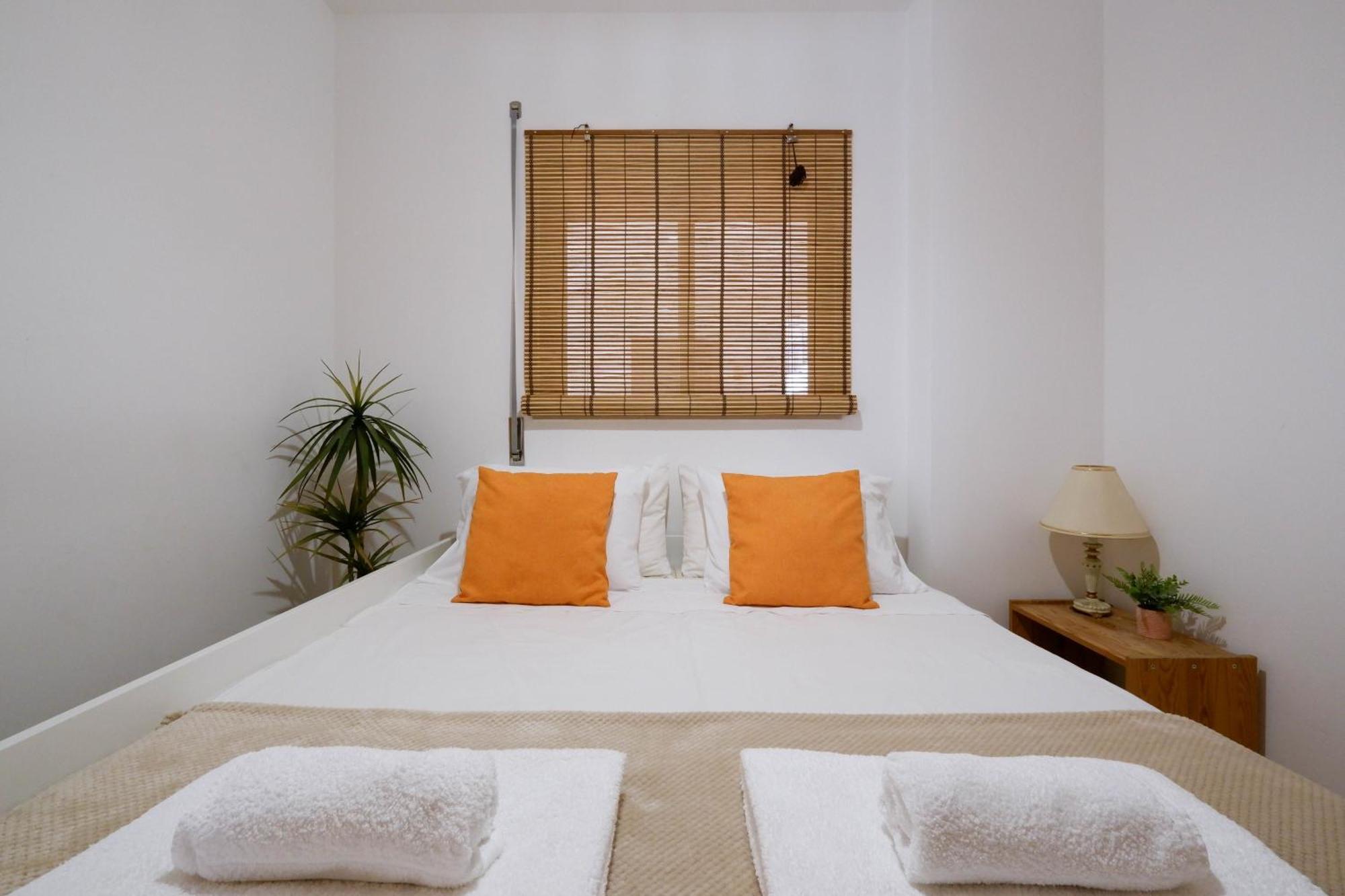 Spacious Terrace, Swimming Pool, Private Parking Ольян Экстерьер фото